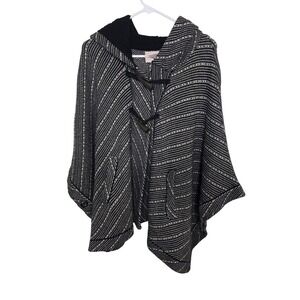 FOREVER 21 Contemporary Hooded Poncho Toggle Closure Black White Pattern‎ M L